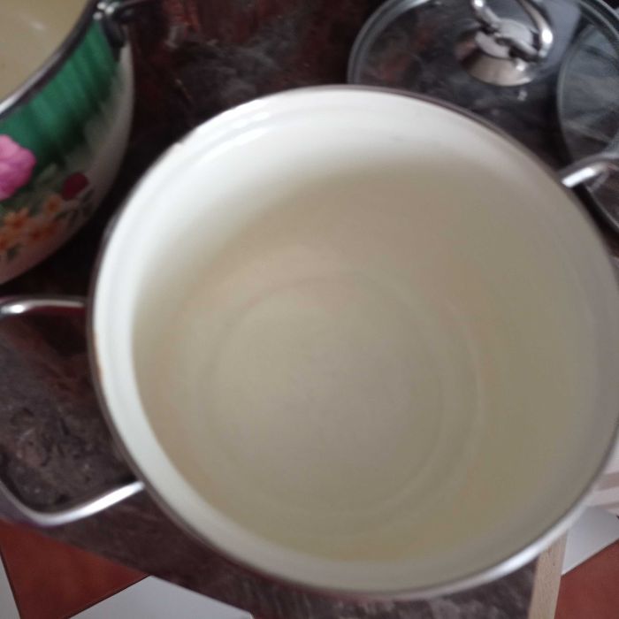 Eleganckie garnki retro emaliowane - 3 szt.