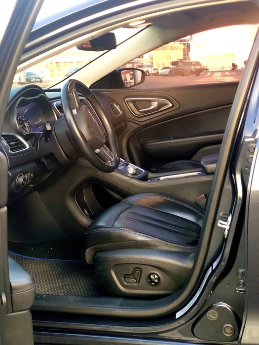 Chrysler 200 хамеліон синій