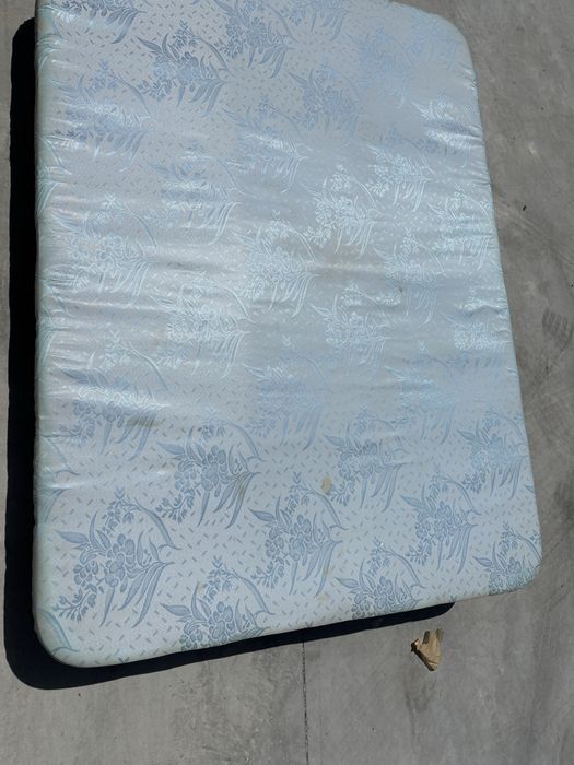 Sommier cama de casal  e colchão