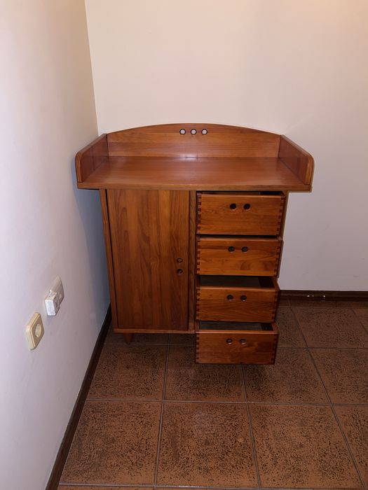 Moveis em madeira maciça