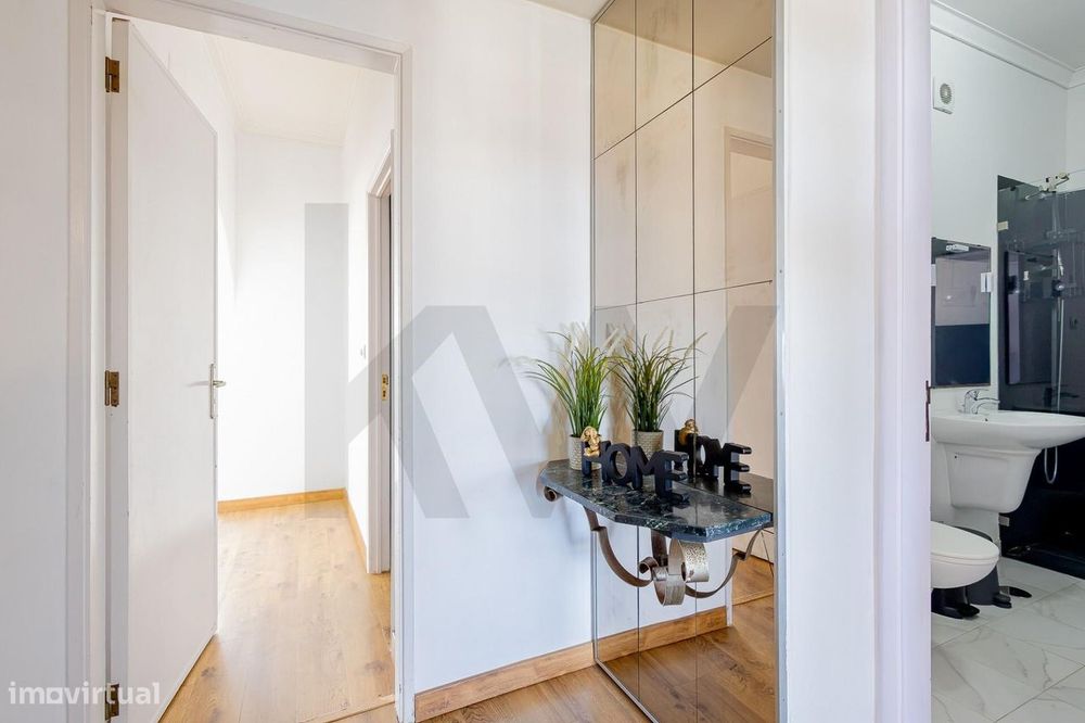 Apartamento T2 com Terraço e Vista Mar | Santo António da Caparica