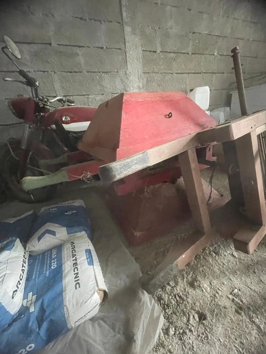 Esmagador manual antigo