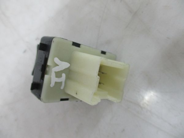 Comando / botão / interruptor vidros frente direito RENAULT Clio IV (B