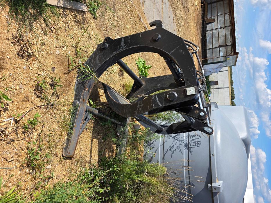 Chwytak do drewna / zrzyn JCB