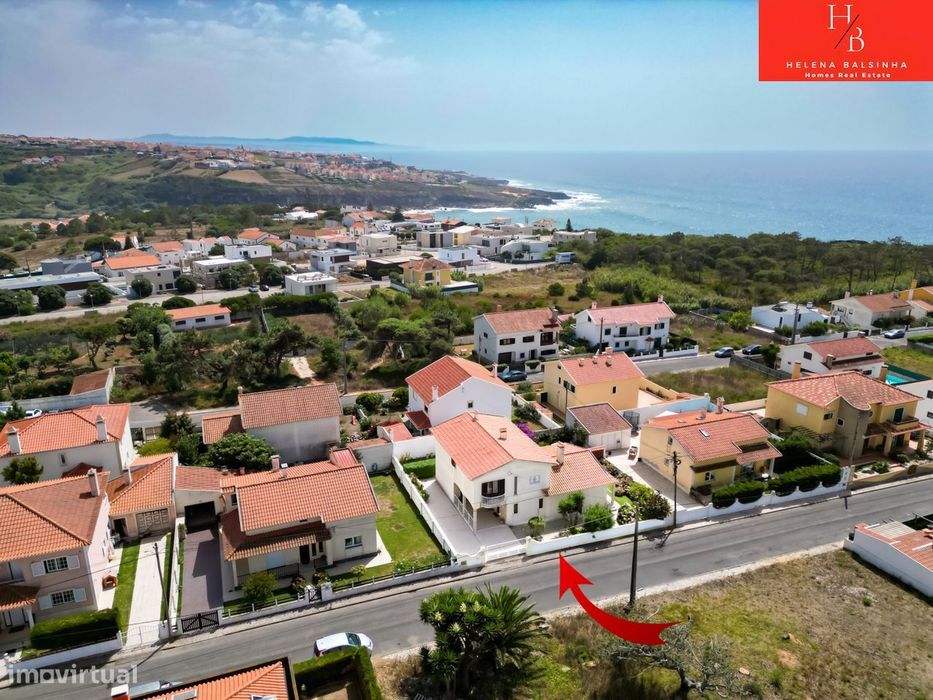 Bonita moradia V6, situada nos Casais de São Lourenço, junto à pra