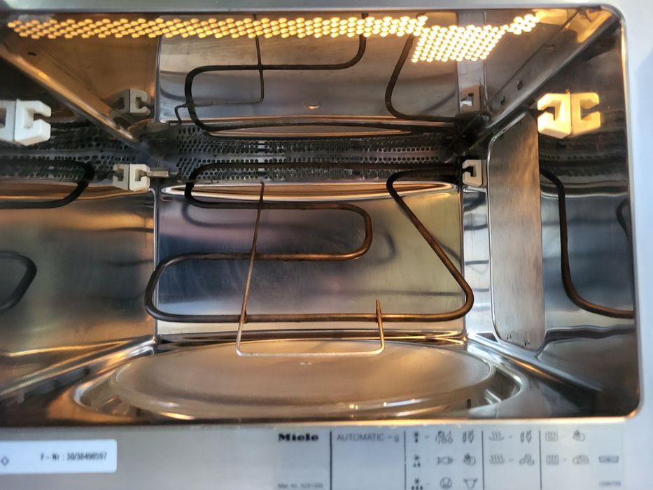 Мікрохвильова піч Miele 25л 1000w нержавійка  з грилем