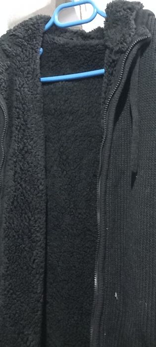 Carapuço preto com pelo