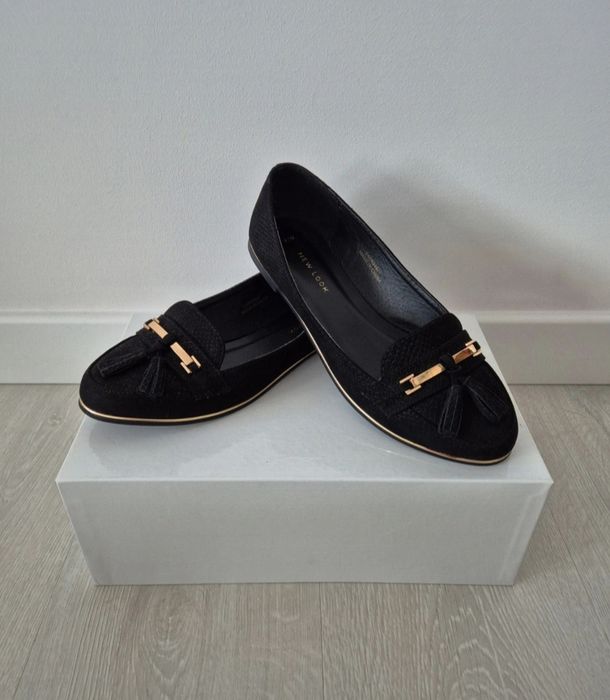 Czarne loafersy / mokasyny z chwostami