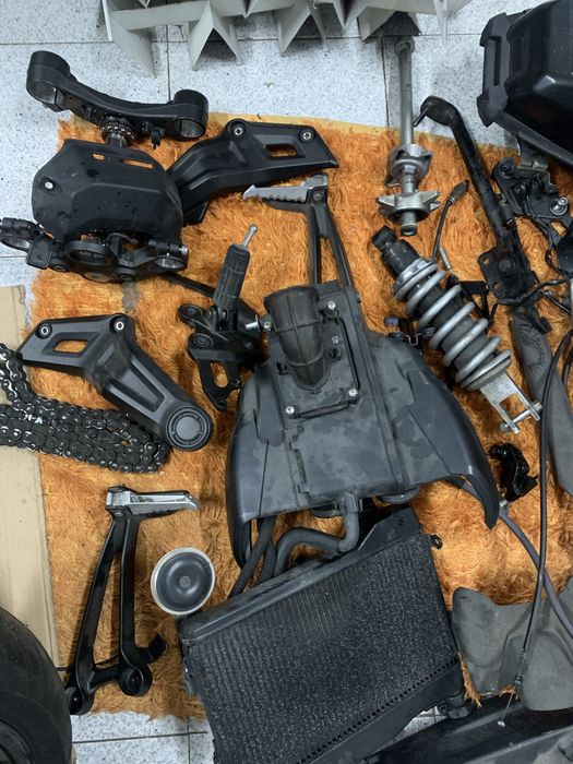 Yamaha MT 07  Peças (Ler anunçio)