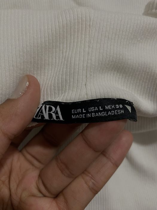 Top de gola alta sem mangas