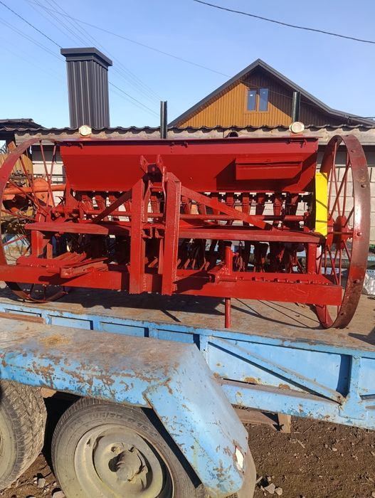 Продається сівалка Польська на 15 насінепроводів