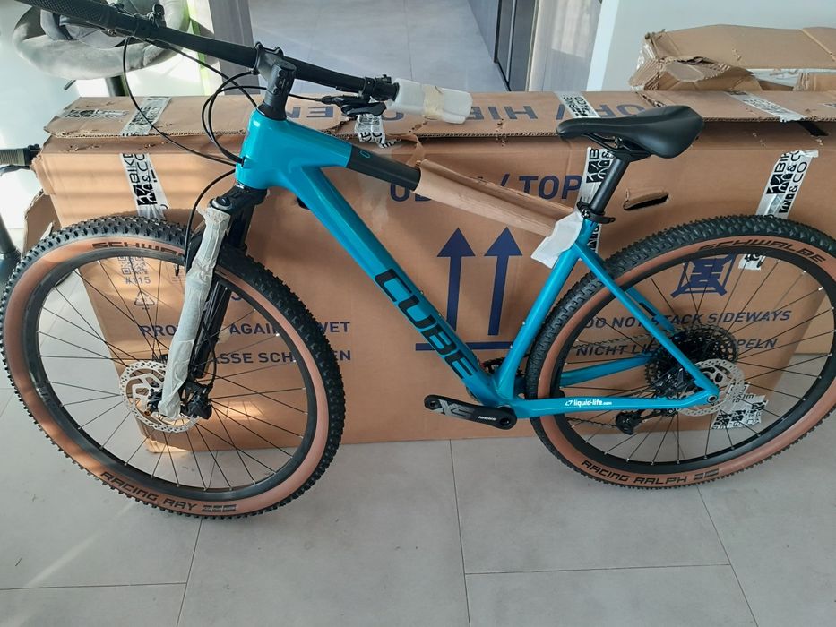 Nowy Cube Reaction C:62 One carbon'n'white ,aquamarine´n´black M /L/XL