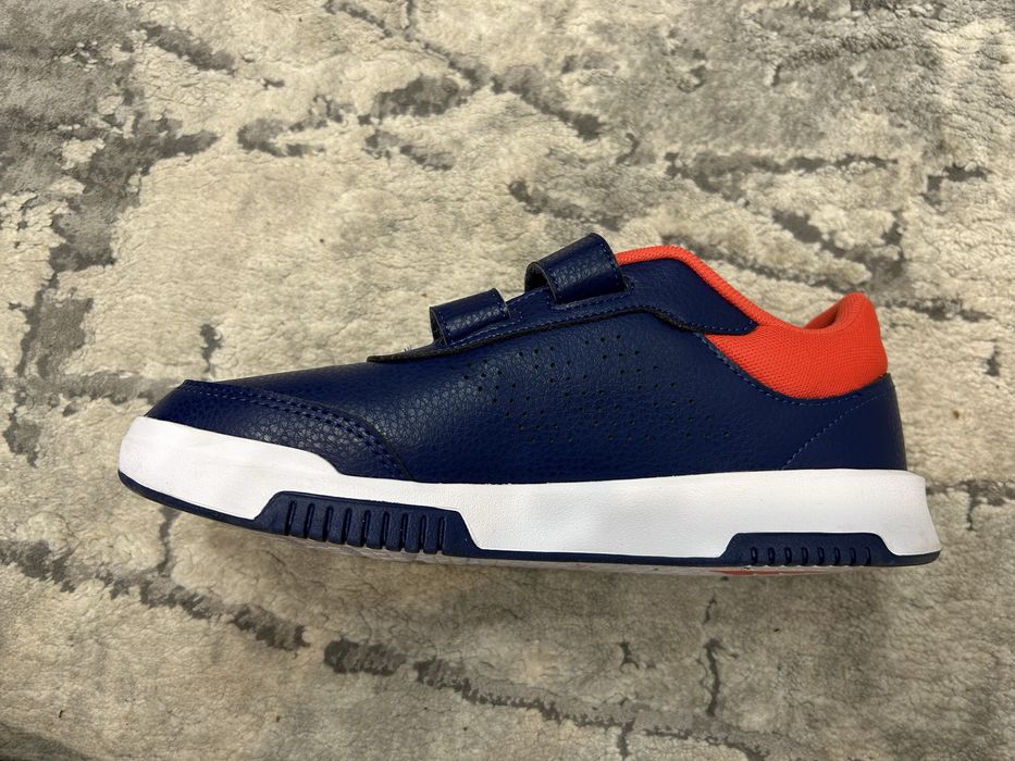 Продам дитячі кросівки Adidas