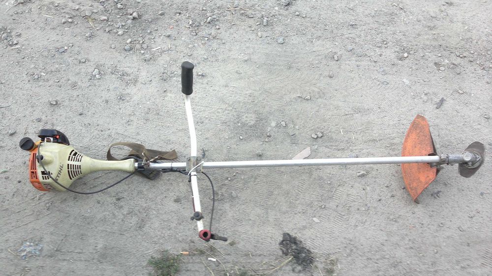 Продам газонокосилку