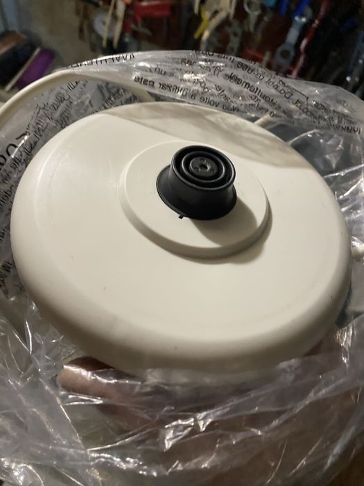 Електричний чайник mirta