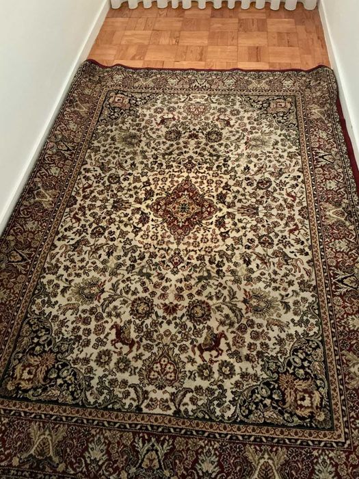 Carpete / Tapete / Alcatifa com padrão oriental / persa