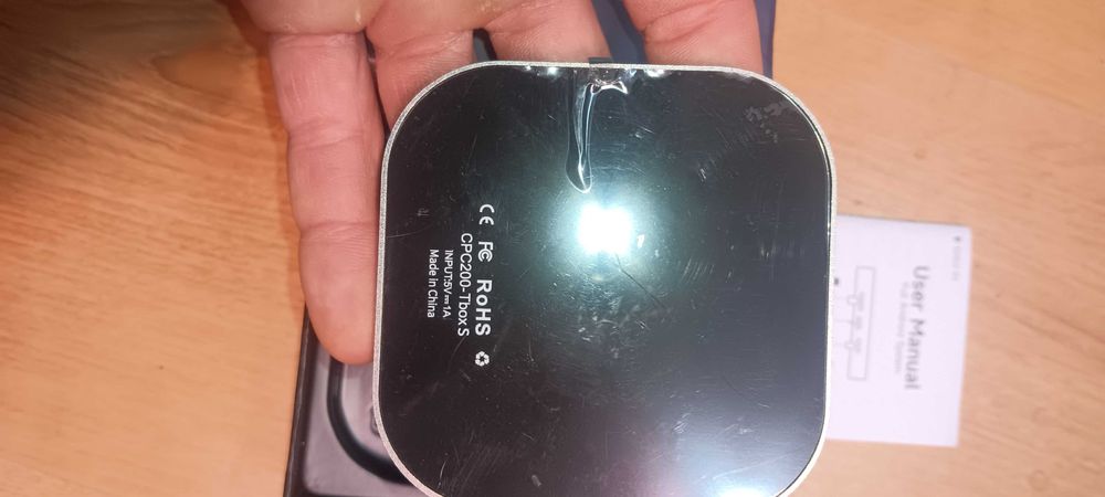 Przenośny bezprzewodowy adapter do  CarPlay oraz Android Auto