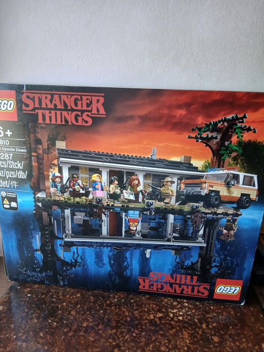 LEGO Stranger Things 75810
