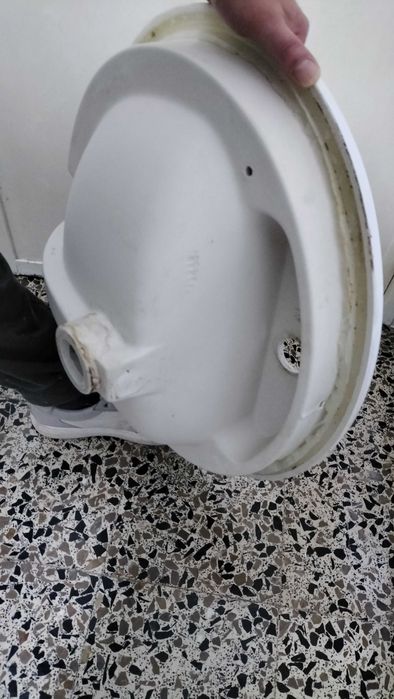 Lavatório cerâmica para móvel em otimo estado para desocupar 20€