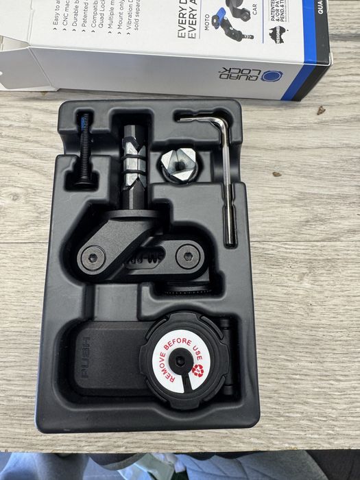 Suporte Original para smartphone Quad Lock QLM-FSM-PRO para coluna de direção universal