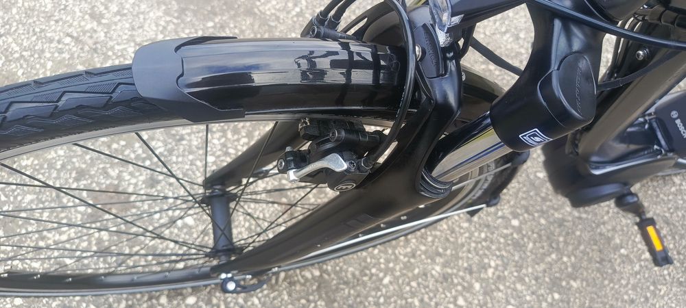 Rower elektryczny TRIUMPH  STAN JAK NOWY przebieg  33 km