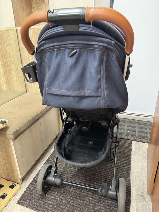 Прогулянкова коляска Carrello Astra