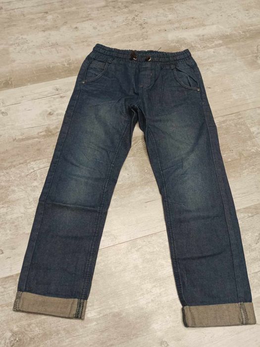 Spodnie jeans dla dziecka rozmiar 140
