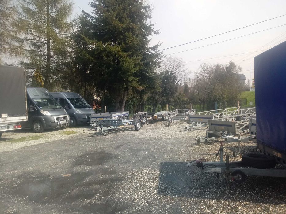 Wypozyczalnia wynajem przyczep przyczepek lawet dluzyc samochodow busy