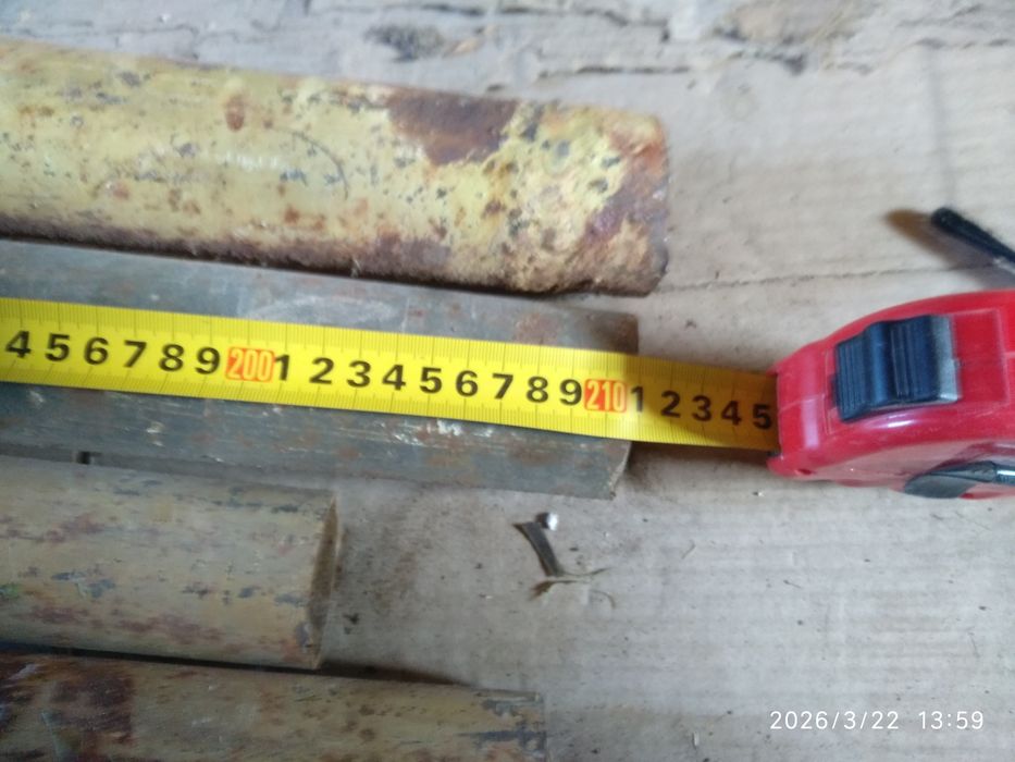 Трубы металлические сваренные круглые.