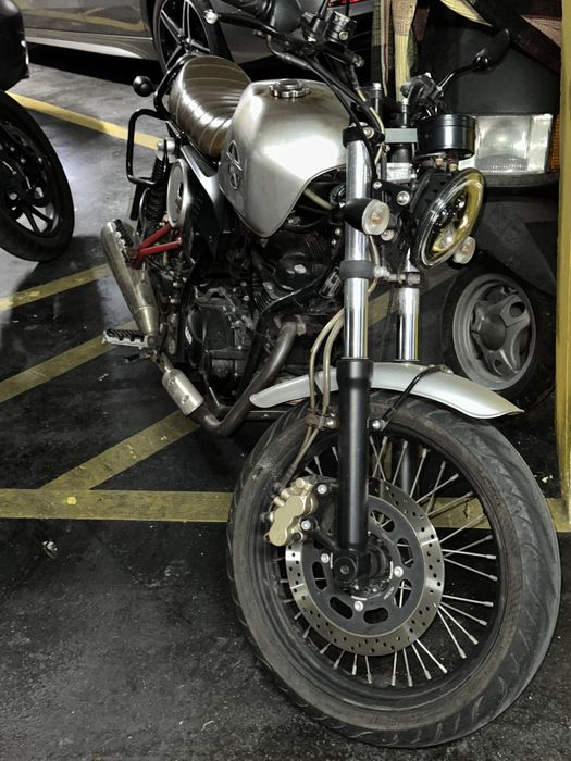 Mota UM Cafe Racer 125cc, 2021