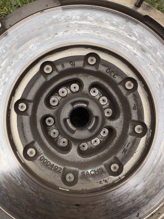 Kolo dwumasowe a4 b8 2.0 TDI  CJCD