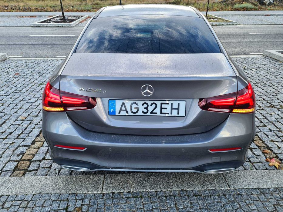 Mercedes A250e Limousine Hibrido Plug-in  218CV - 2,0L/100km -Nacional