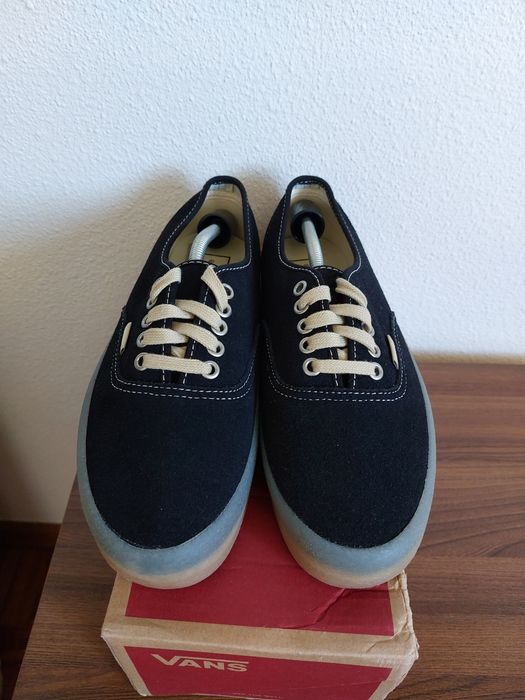 Vans Authentic 40 pretos novos sem etiqueta,  caixa original.
