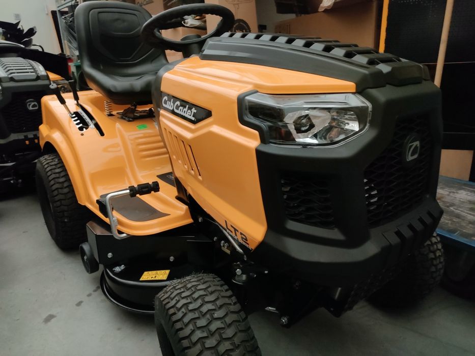 Traktor cub cadet lt 2nr 92 cm koszem dostępny od ręki