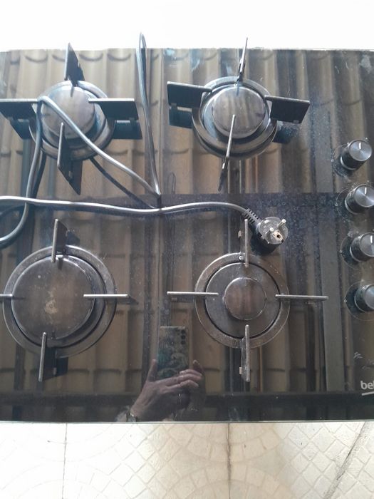 Placa a gás + 2 Bilhas de gás vazias (1 de ferro e 1 leve)