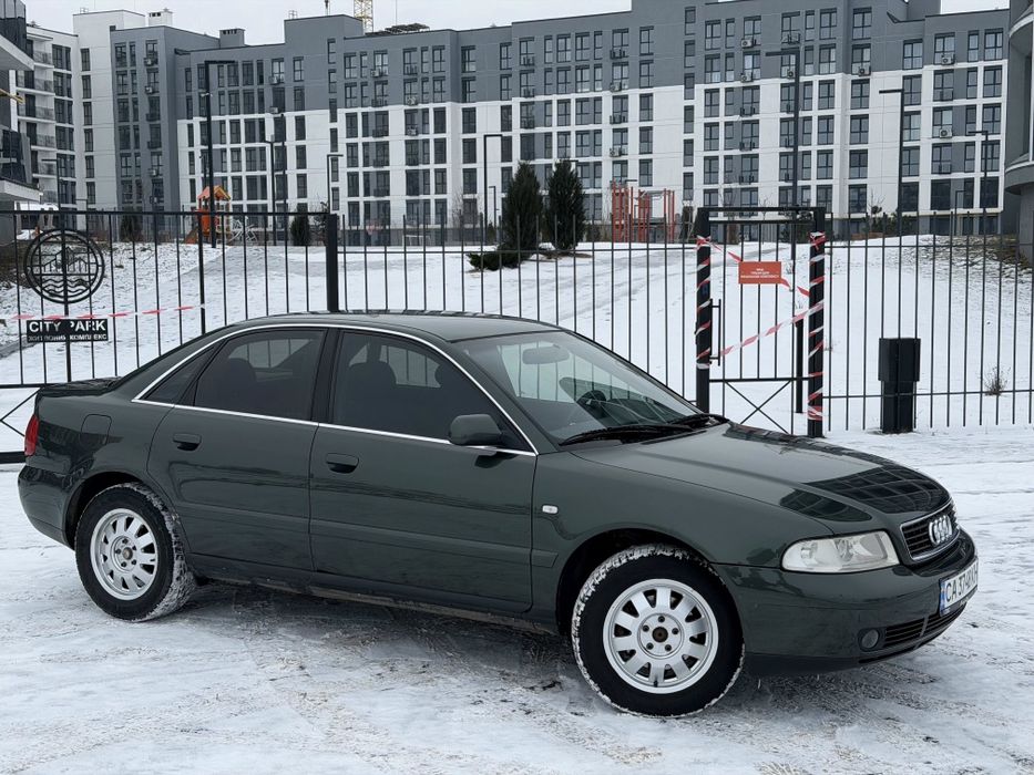 Audi A4 1.6  на Автоматі