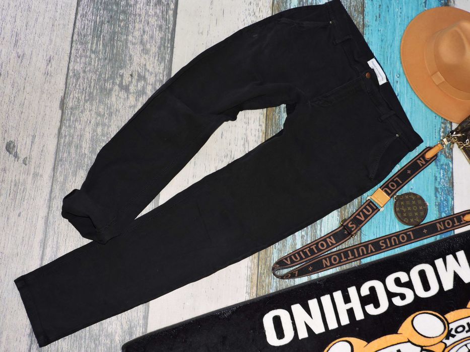 Shaping New Tomorrow Męskie spodnie skinny r 36/32