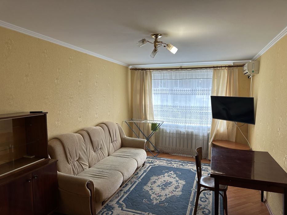 Оренда кімнати для дівчини на Замості, (Некрасова, Центральний ринок)