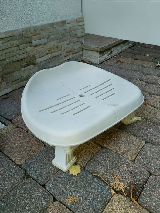 Sprzedam krzesełko da jacuzzi
