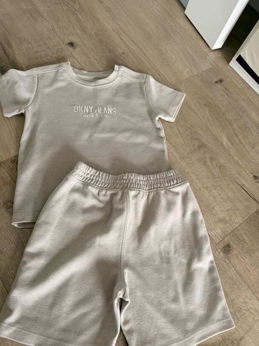 Komplet letni chłopiecy DKNY 116-122