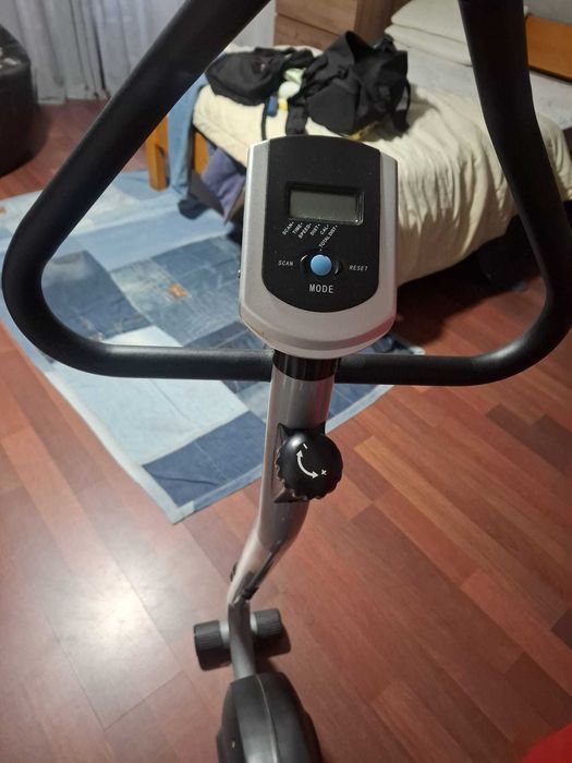 Bicicleta estática Newfit