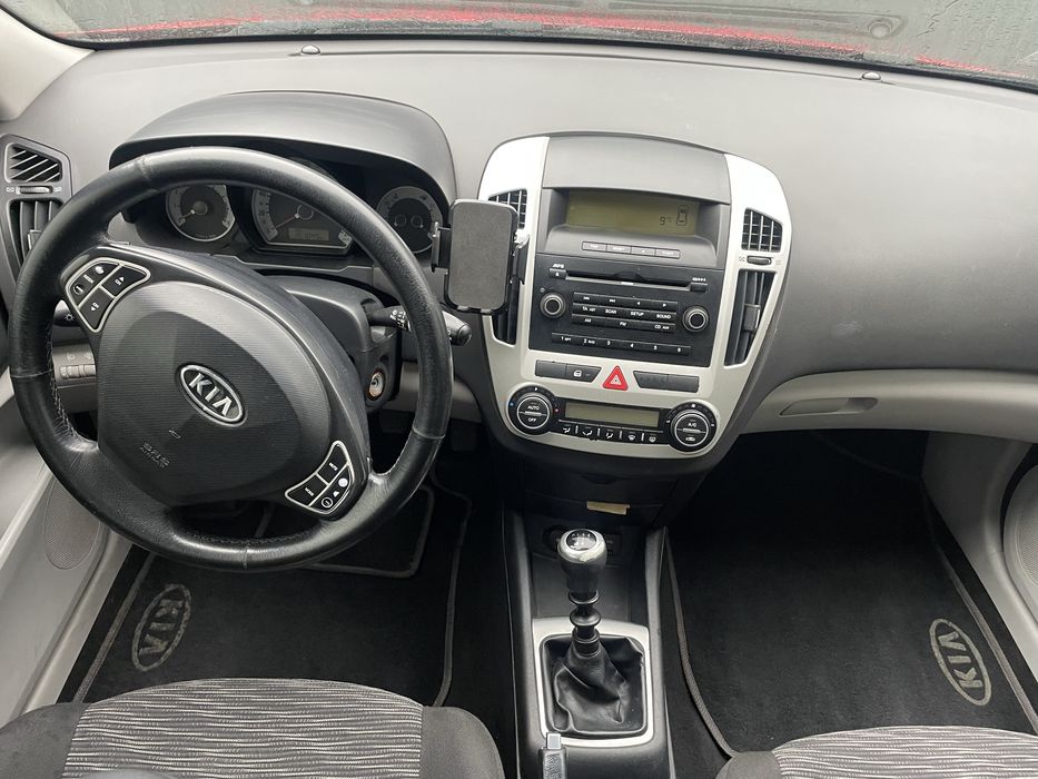 Автомобіль Kia Ceed , 1.6