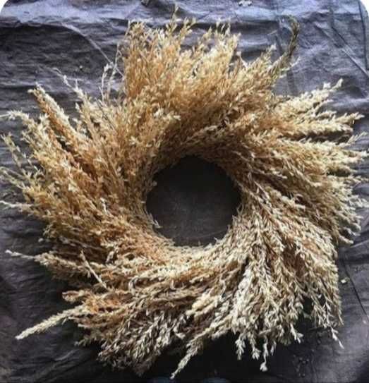 Wianek z traw jasnych