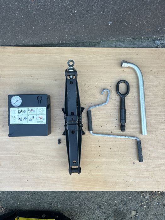 Домкрат VW Passat B7 B8 Golf 6 7 8 Touran Caddy Skoda A5 A7 Rapid