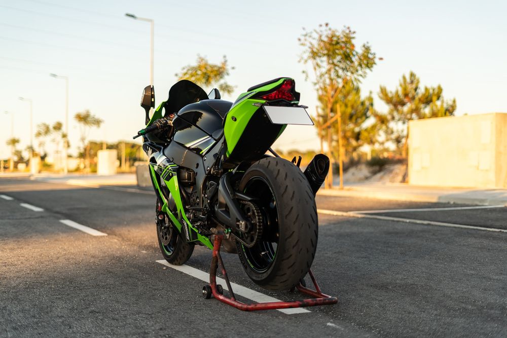 -Kawasaki zx10r-