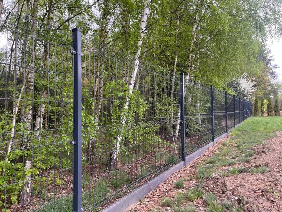 Ogrodzenie panelowe Ø4,0 mm H 1530 mm + podmurówką i z montażem