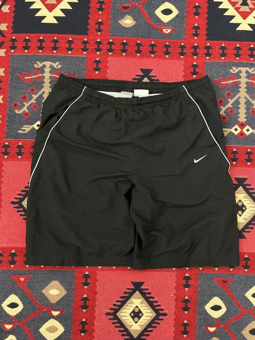 вінтажні шорти nike