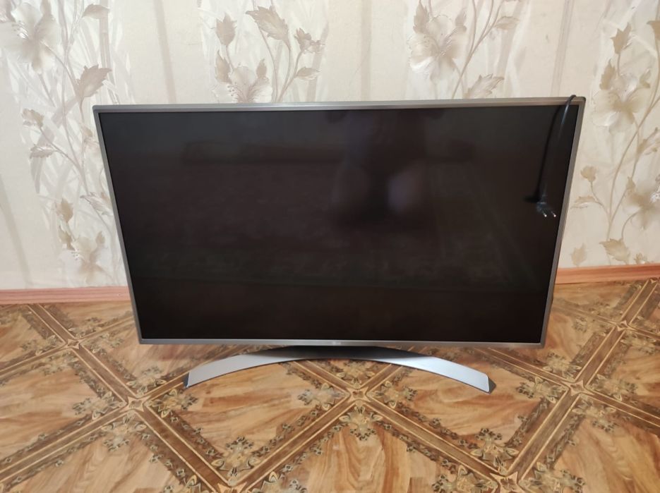 Телевизор LG 43UJ670V