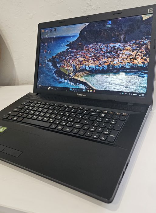 Ноутбук Lenovo G700 диагональ 17 дюймов