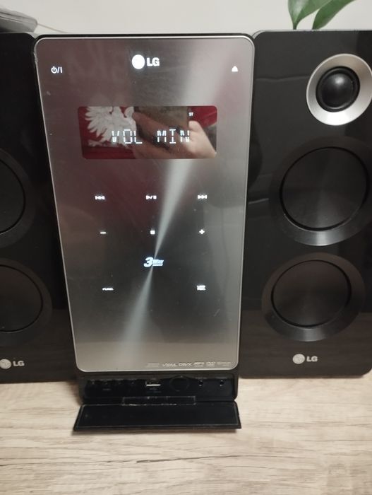 Mini Wieża LG DVD Micro HI-FI System FB 166